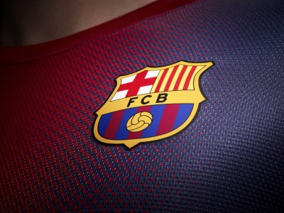 -绿茵场上，最感人的一幕，当队友倒地，全队围拢祈祷，绿茵场上最感人的一幕，全队为倒地队友祈祷
